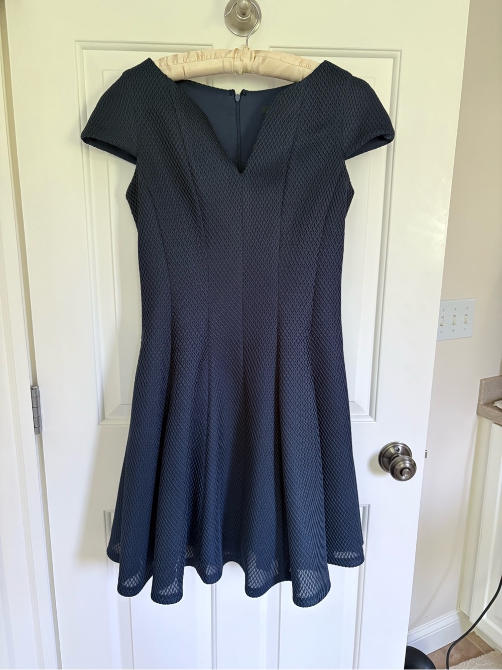 julia jordan Navy Textured V-Neck Midi Dress